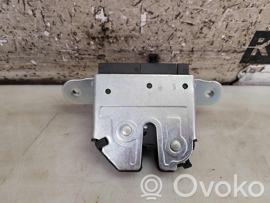Opel Corsa E Takaluukun/tavaratilan lukon vastakappale