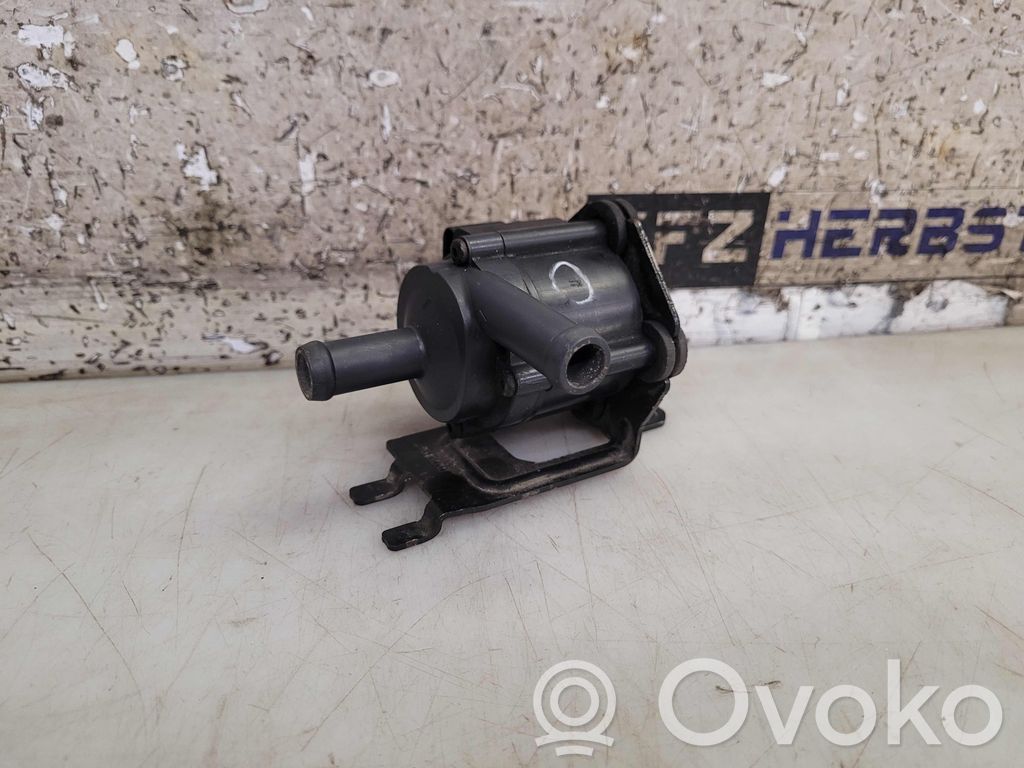 Ford Focus Pompe de circulation d'eau 