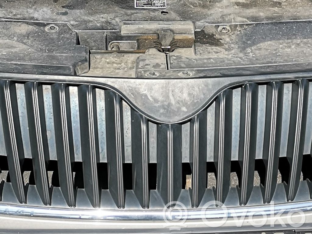 Skoda Superb B6 (3T) Front grill 