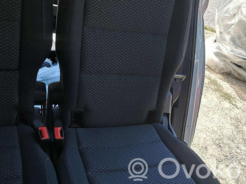 Volkswagen Cross Touran II Sedili seconda fila