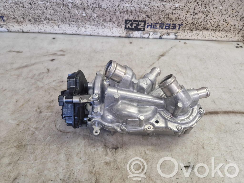 Skoda Fabia Mk4 (6VA) Bomba de agua 