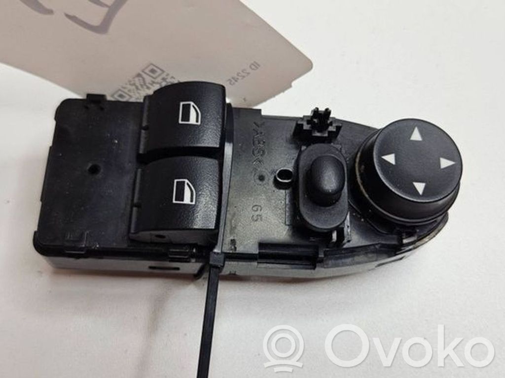 Electric window control switch   9217356,9217356,10W49K104