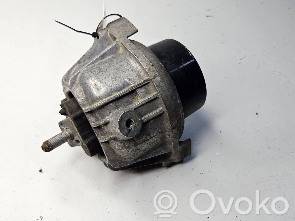 BMW 3 E90 E91 Engine mount bracket 