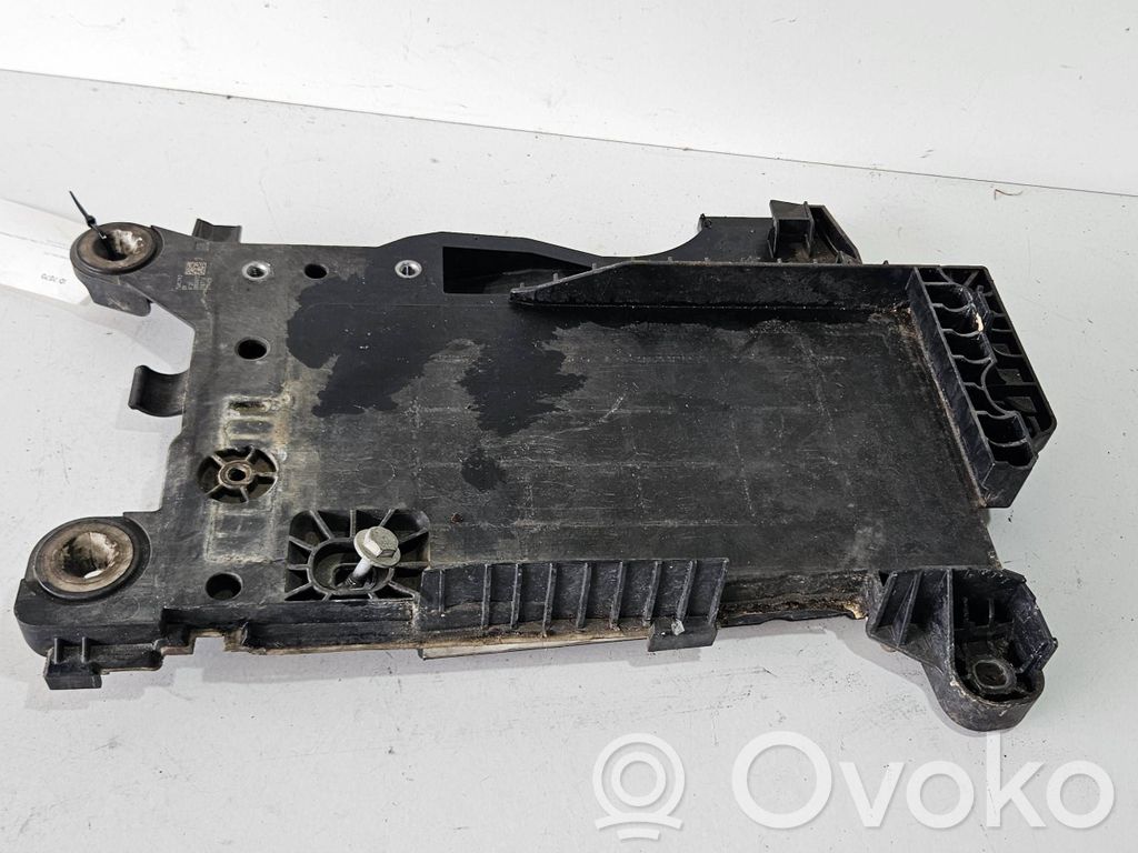 BMW 2 F45 Półka akumulatora 