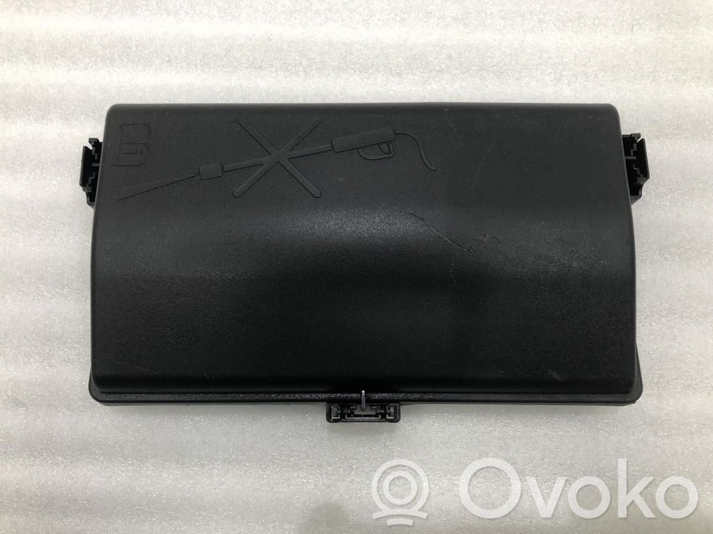Opel Insignia A Fuse box cover 