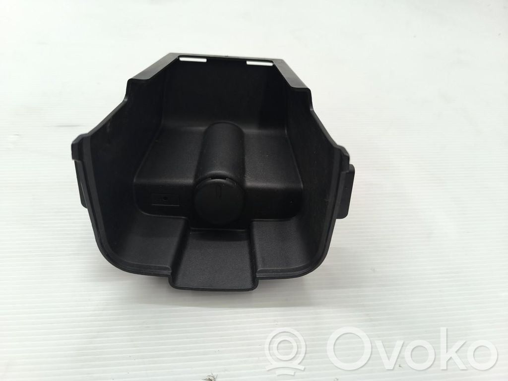 Opel Astra J 12V Steckdose vorne 