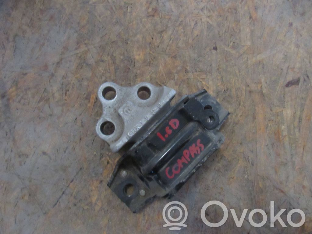 Jeep Compass Engine mount bracket 