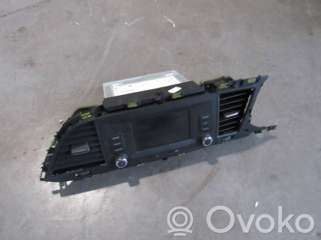 Seat Leon (5F) Panel / Radioodtwarzacz CD/DVD/GPS 