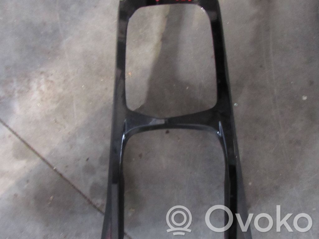 BMW 1 F40 Schowek deski rozdzielczej / Komplet 