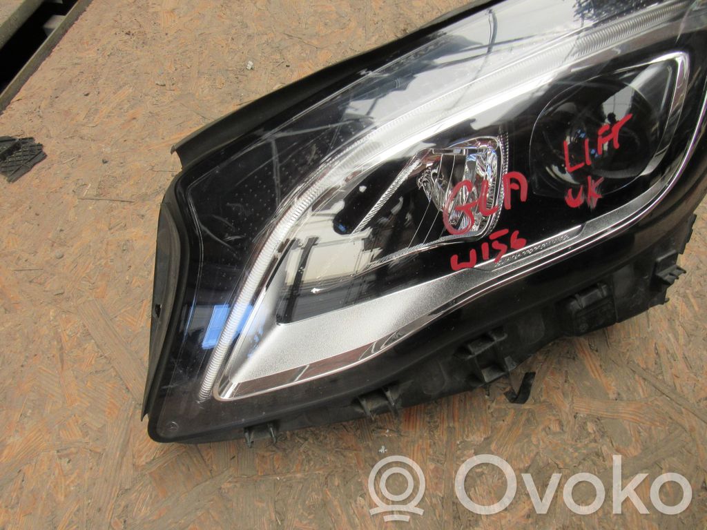 Mercedes-Benz GLA W156 X156 Lampa przednia 