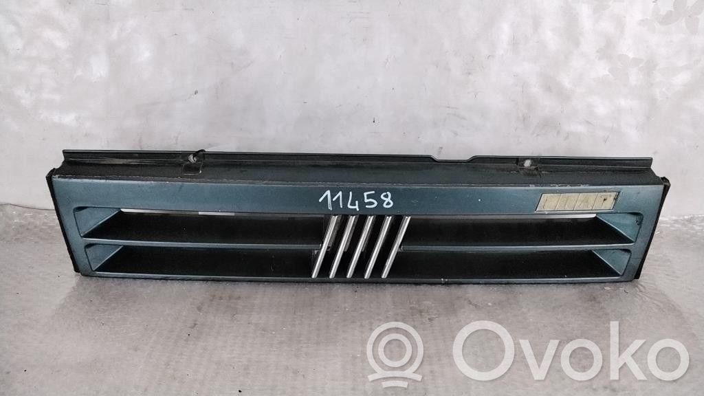 Fiat Uno Augšējais režģis 