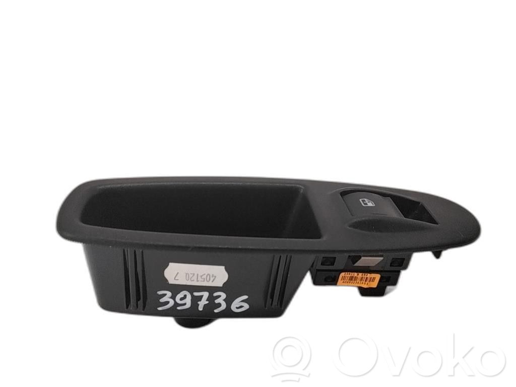 Lancia Ypsilon Electric window control switch 