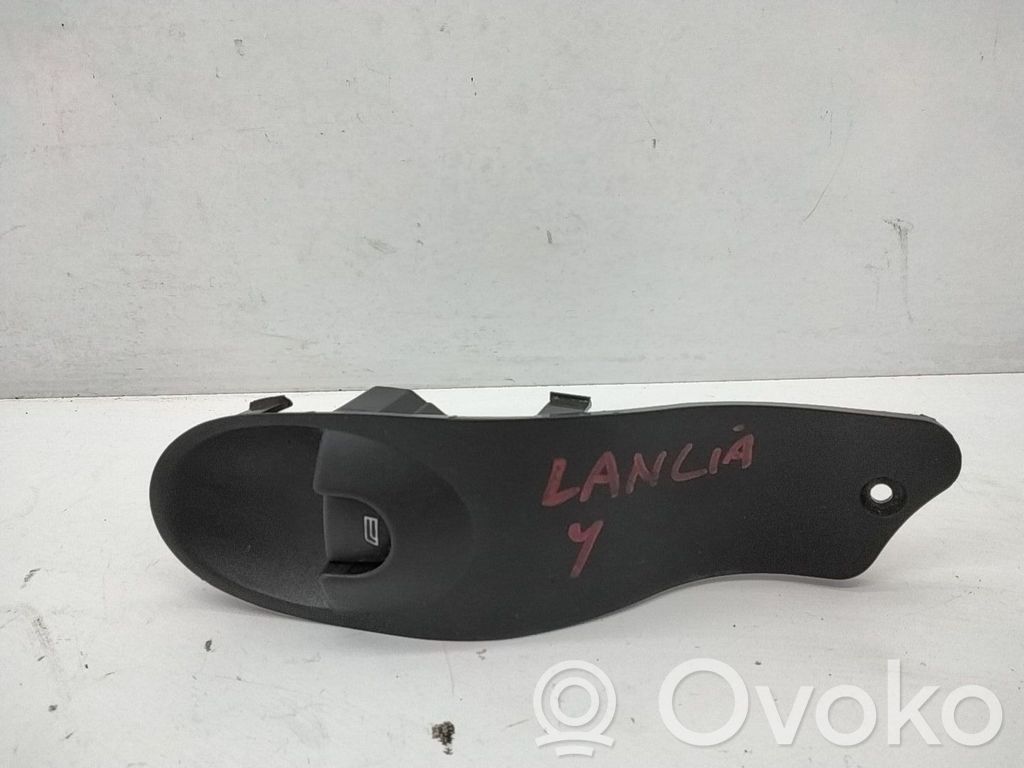 Lancia Y 840 Electric window control switch 