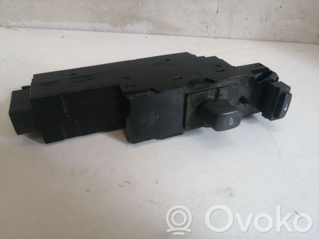 Volvo V70 Electric window control switch 