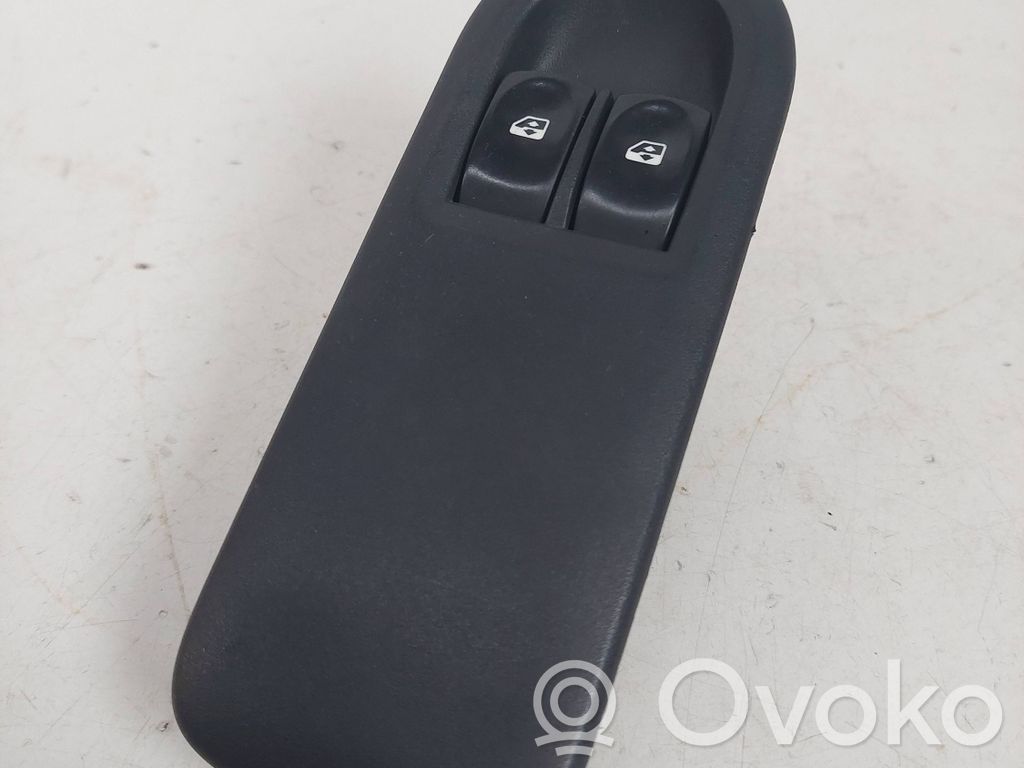 Renault Clio III Electric window control switch 