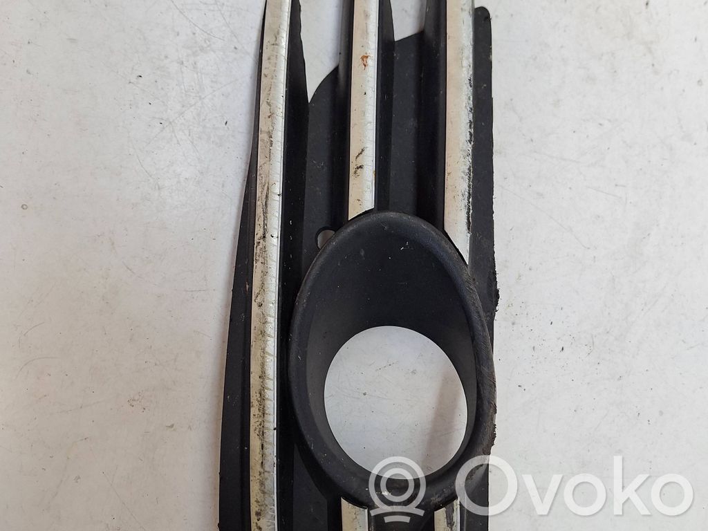 Opel Vectra C Etupuskurin alempi jäähdytinsäleikkö 