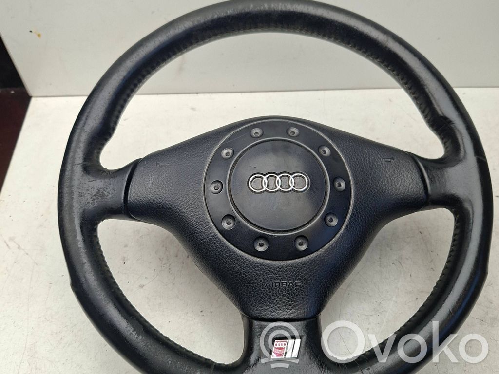 Audi A4 S4 B5 8D Ohjauspyörä 