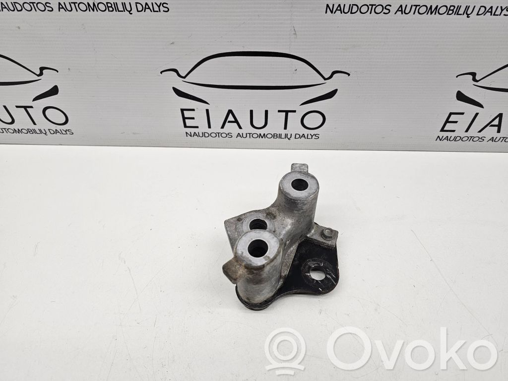 Mazda 6 Pārnesumkārbas stiprinājuma kronšteins 