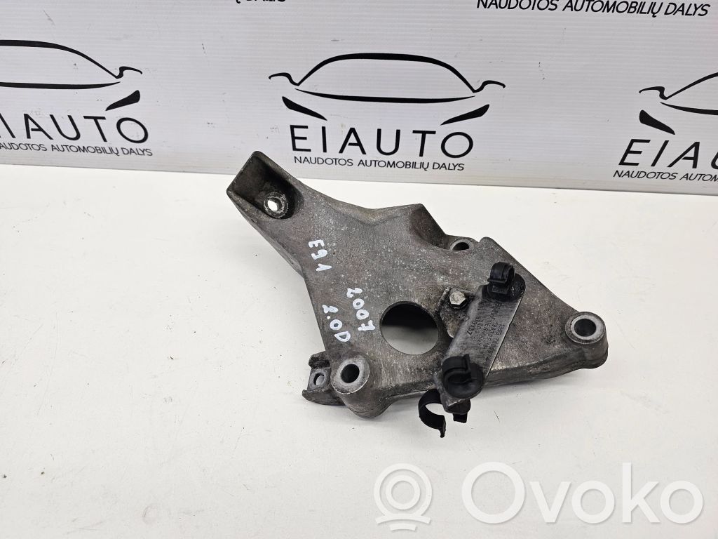 BMW 3 E90 E91 Engine mounting bracket 