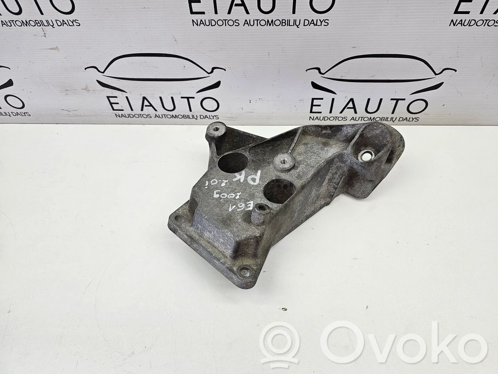 BMW 5 E60 E61 Engine mounting bracket 