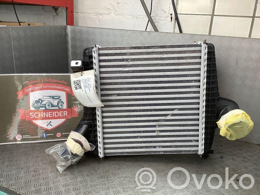 Audi Q7 4M Interkūlerio radiatorius 
