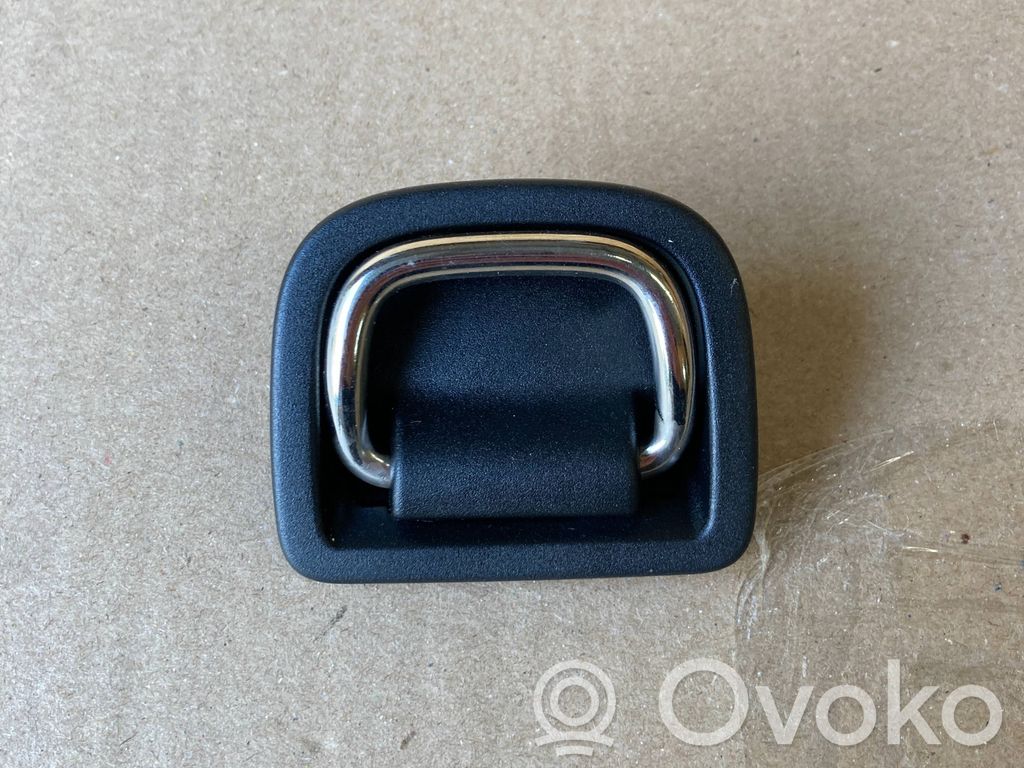 Tie down hook / loop   8V0863503C