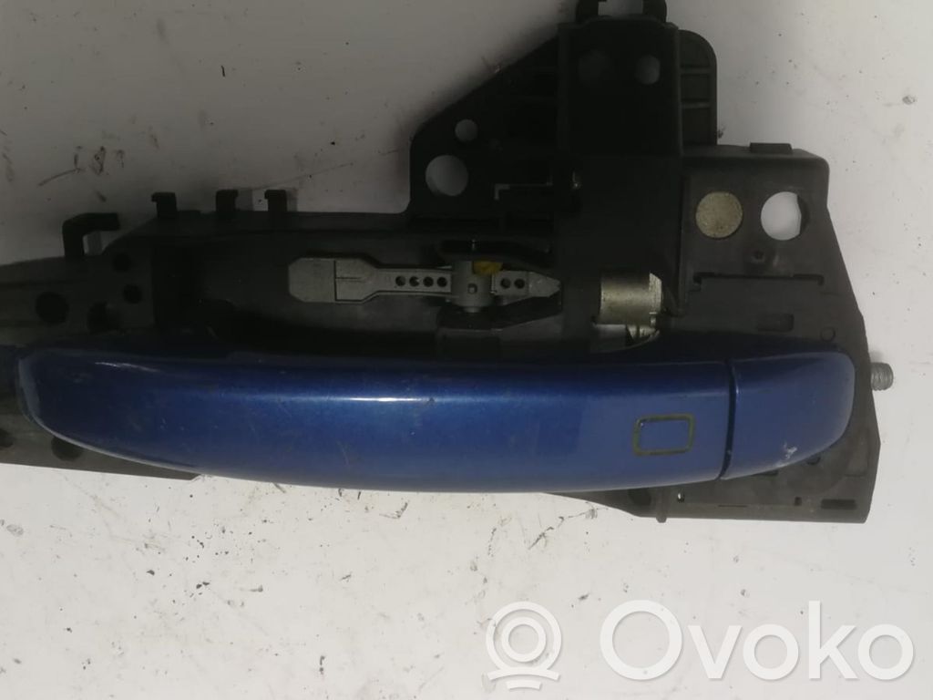 Manecilla externa puerta trasera   8T0837205A