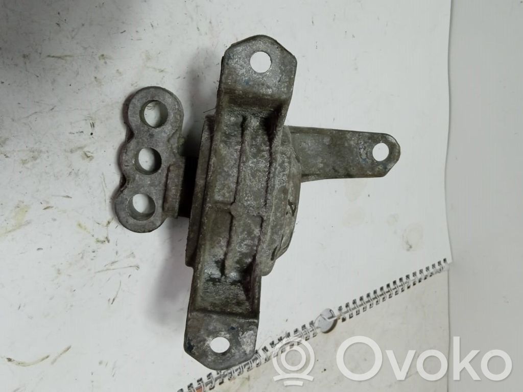 Opel Zafira A Engine mount bracket 