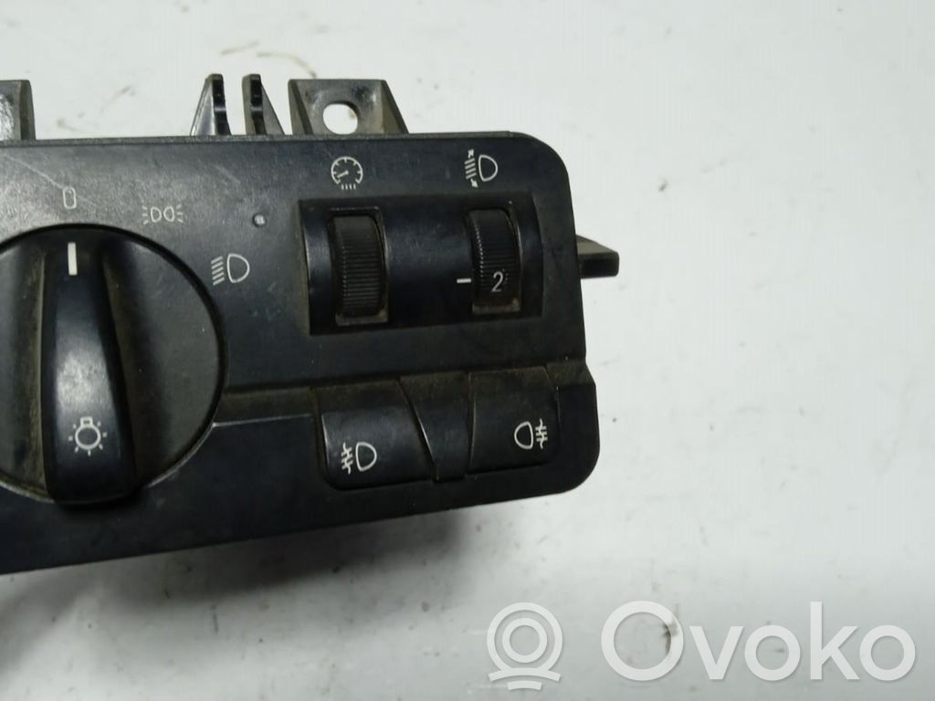 Light switch   61316901429,086480051,0159868