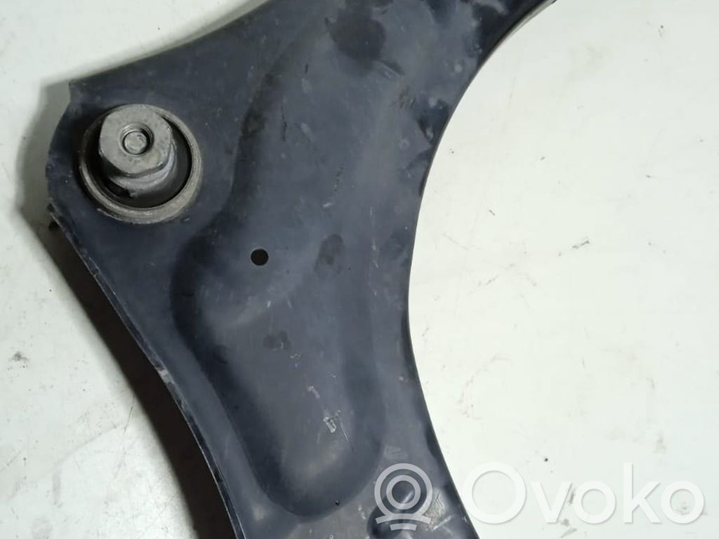 Renault Megane III Front lower control arm/wishbone 