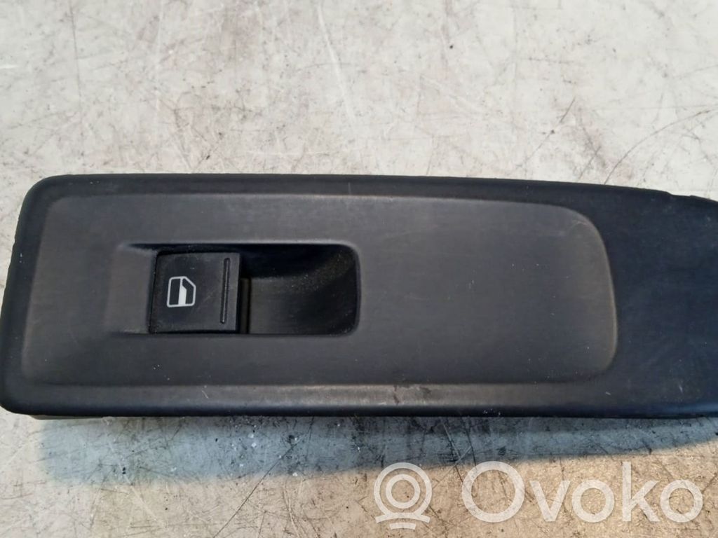 Volkswagen Golf VI Przyciski szyb 