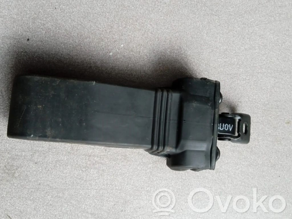 Audi Q3 8U Etuoven pidätin 
