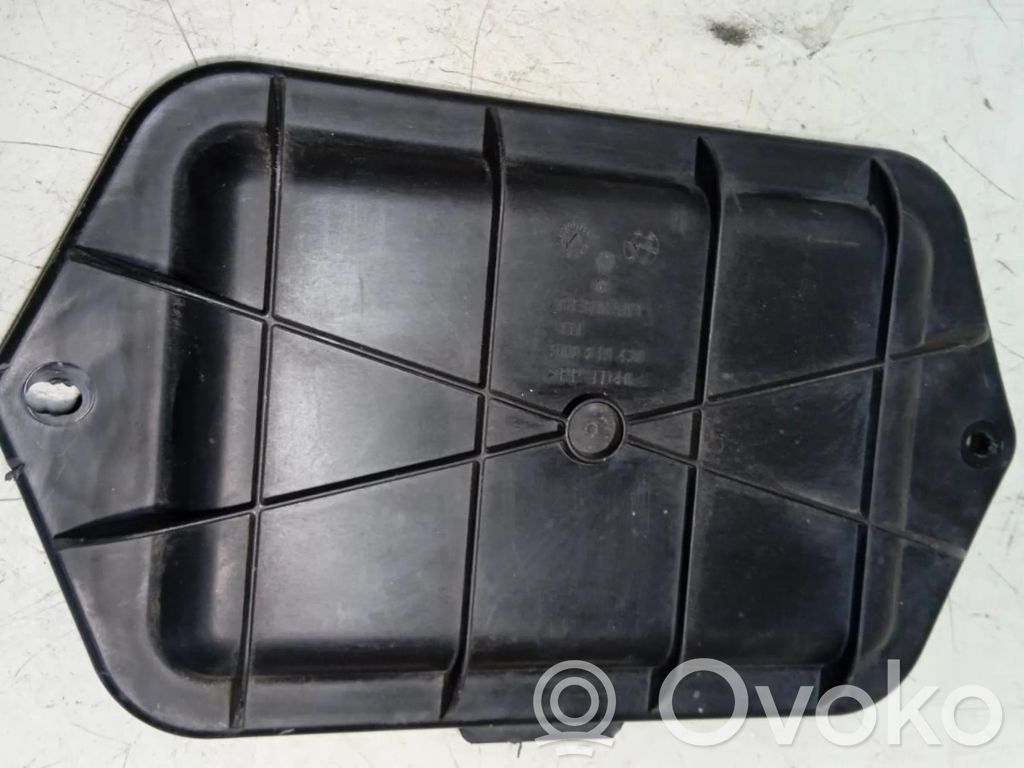 Muu moottoritilan osa   5N0819430
