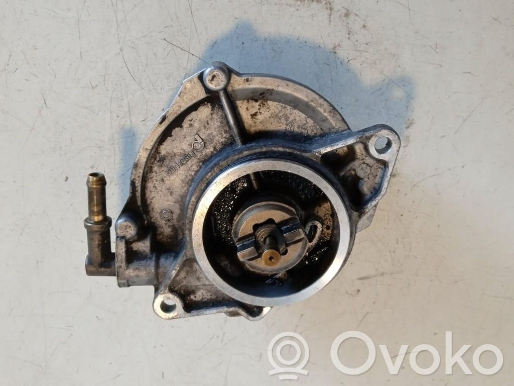 Audi A4 S4 B8 8K Alipainepumppu 