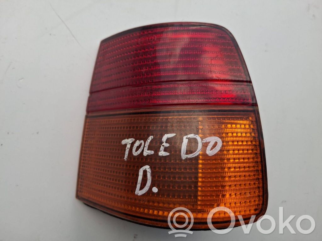 Seat Toledo I (1L) Rückleuchte Heckleuchte 