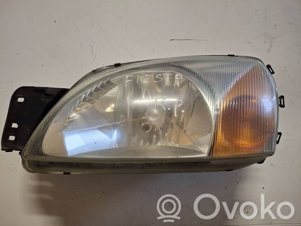 Ford Fiesta Scheinwerfer 
