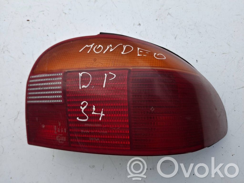 Ford Mondeo MK I Luz trasera/de freno 