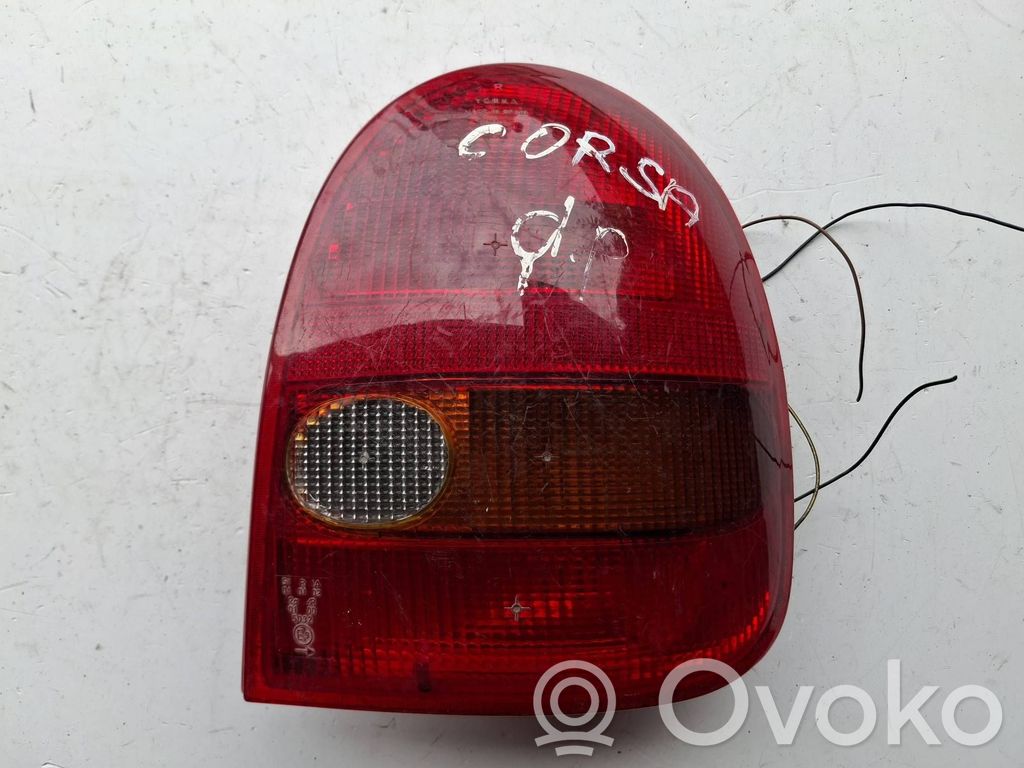 Opel Corsa B Aizmugurējais lukturis virsbūvē 