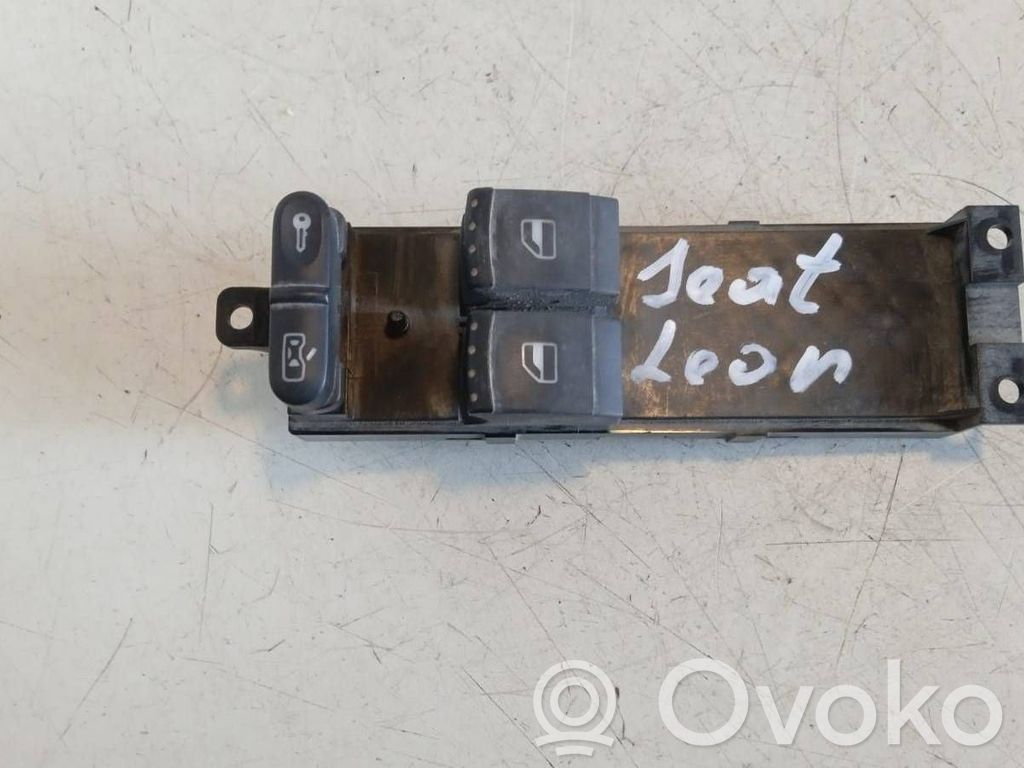 Seat Toledo I (1L) Electric window control switch 