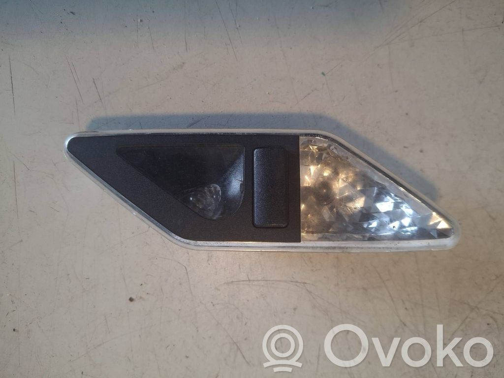 BMW 3 E46 Illuminazione sedili posteriori 