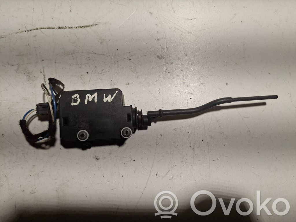 BMW 3 E46 Fuel tank cap lock motor 