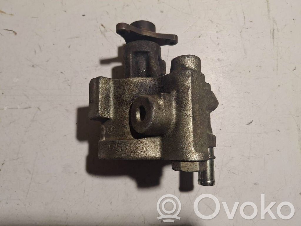 Renault Scenic I Power steering pump 