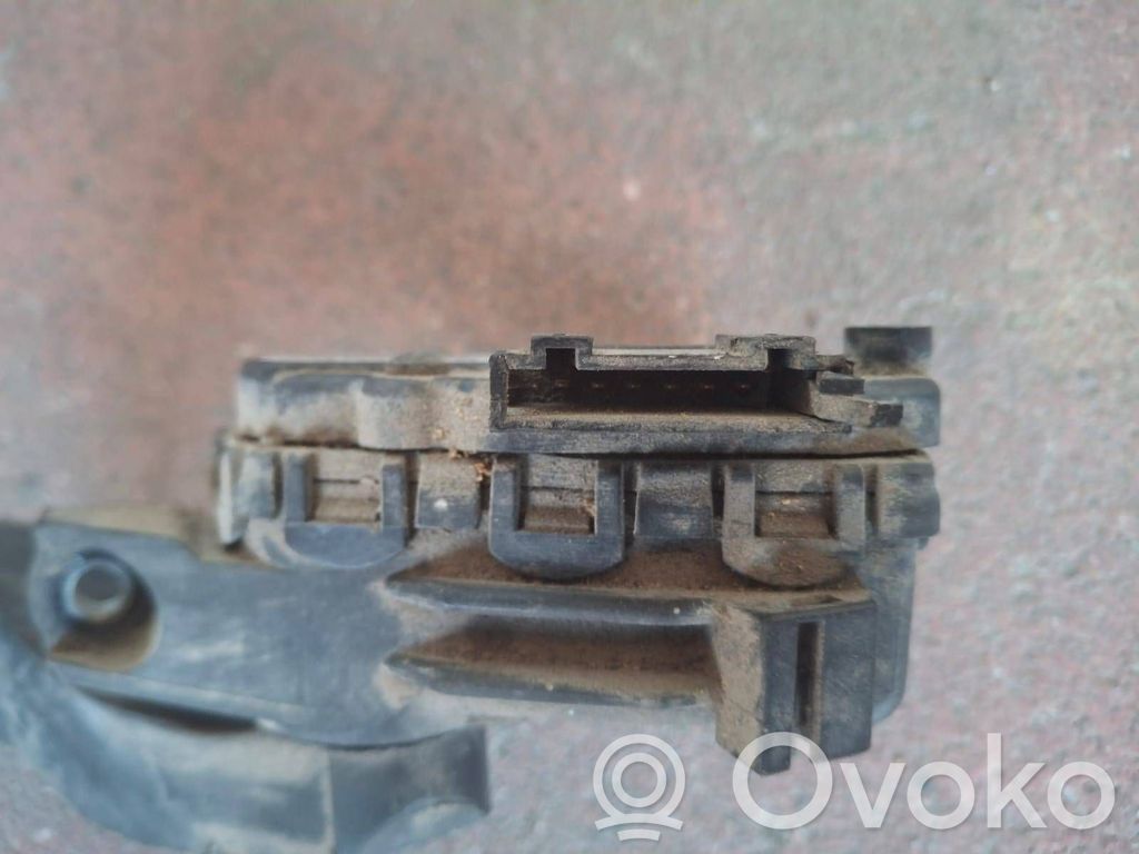 Volkswagen PASSAT B5.5 Pedal del acelerador 