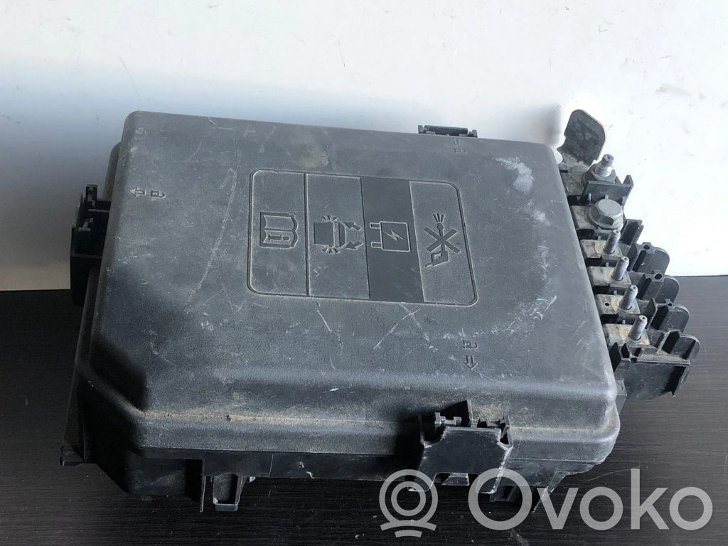Opel Astra K Fuse box set 