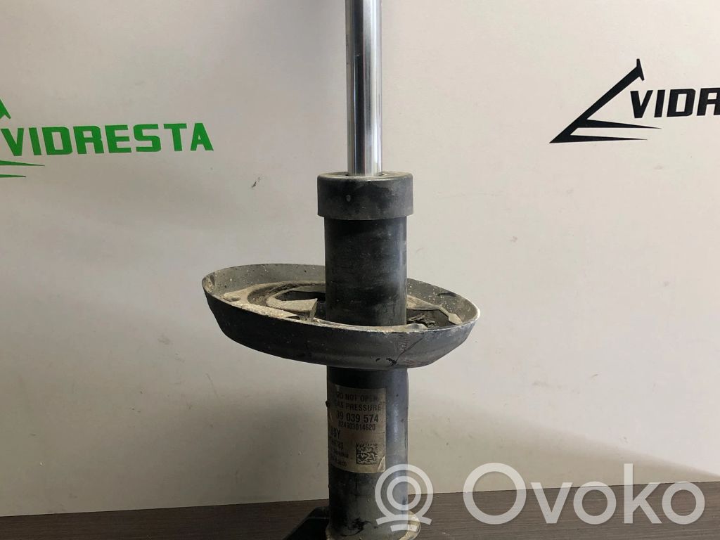Opel Astra K Priekšpusē amortizators 
