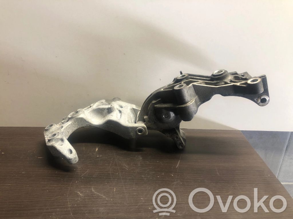 Opel Astra J Generator/alternator bracket 