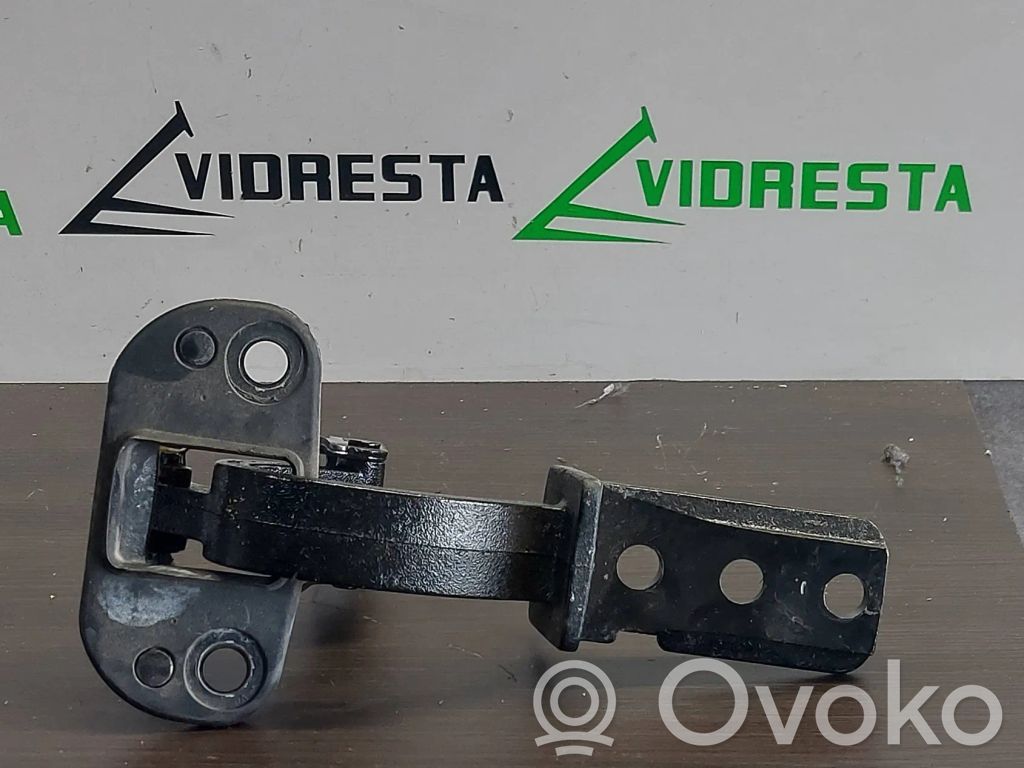 Volvo XC70 Tailgate/trunk/boot hinge 