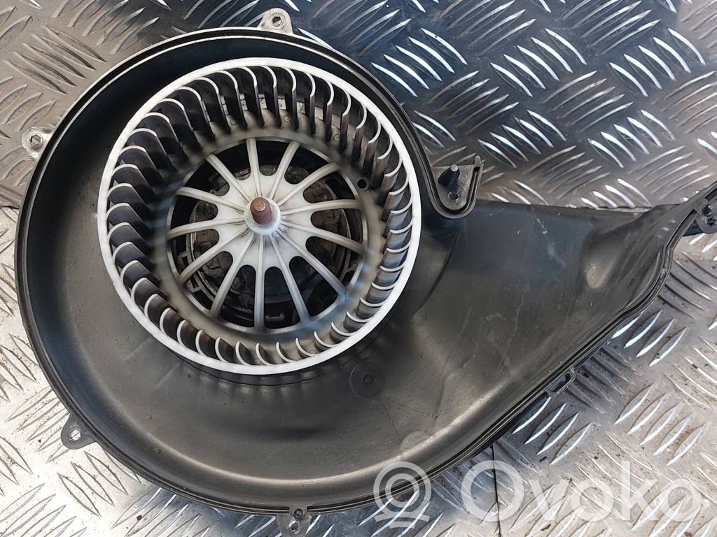 Volvo XC60 Mazā radiatora ventilators 