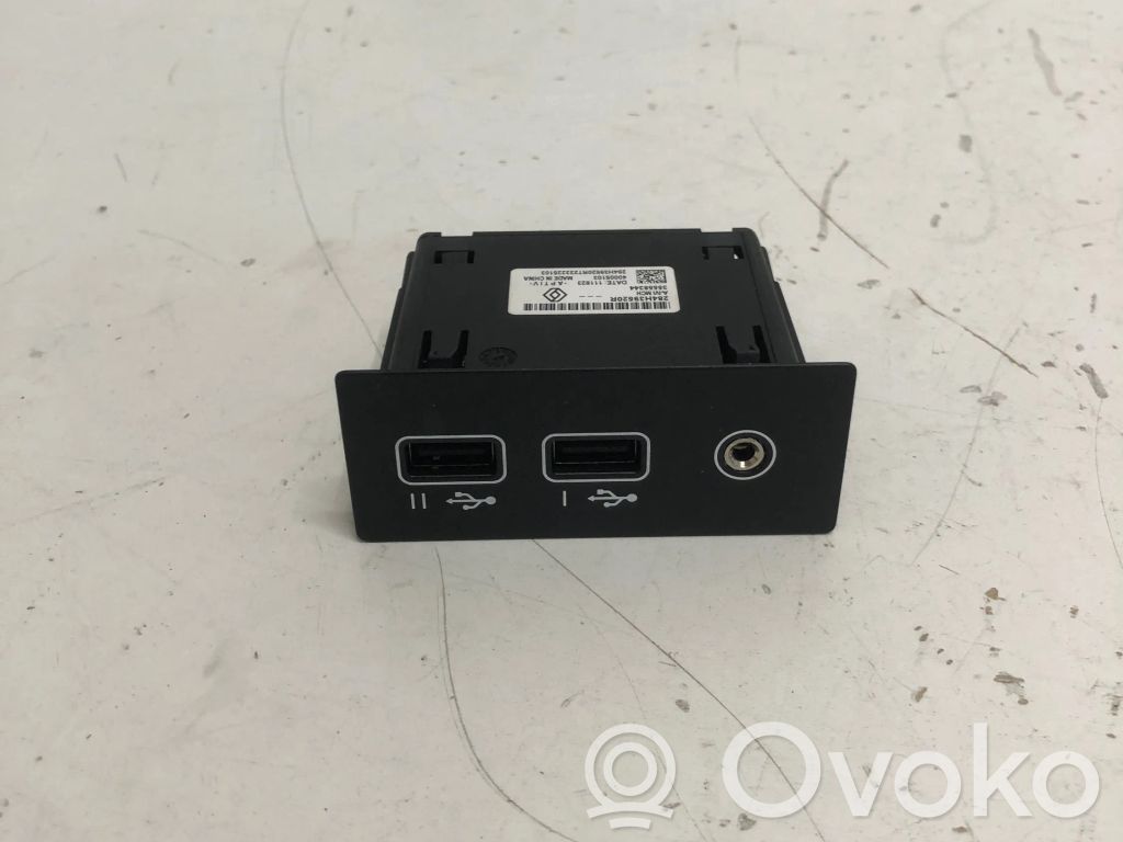 Renault Clio V USB socket connector 