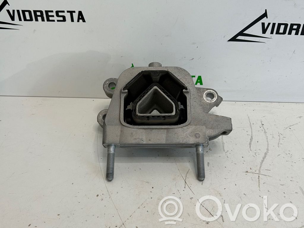 Opel Corsa F Engine mount bracket 